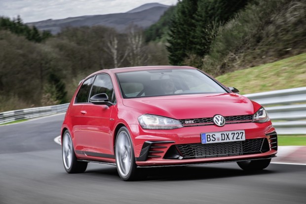 New – Volkswagen Golf GTI Clubsport S takes Nürburgring record